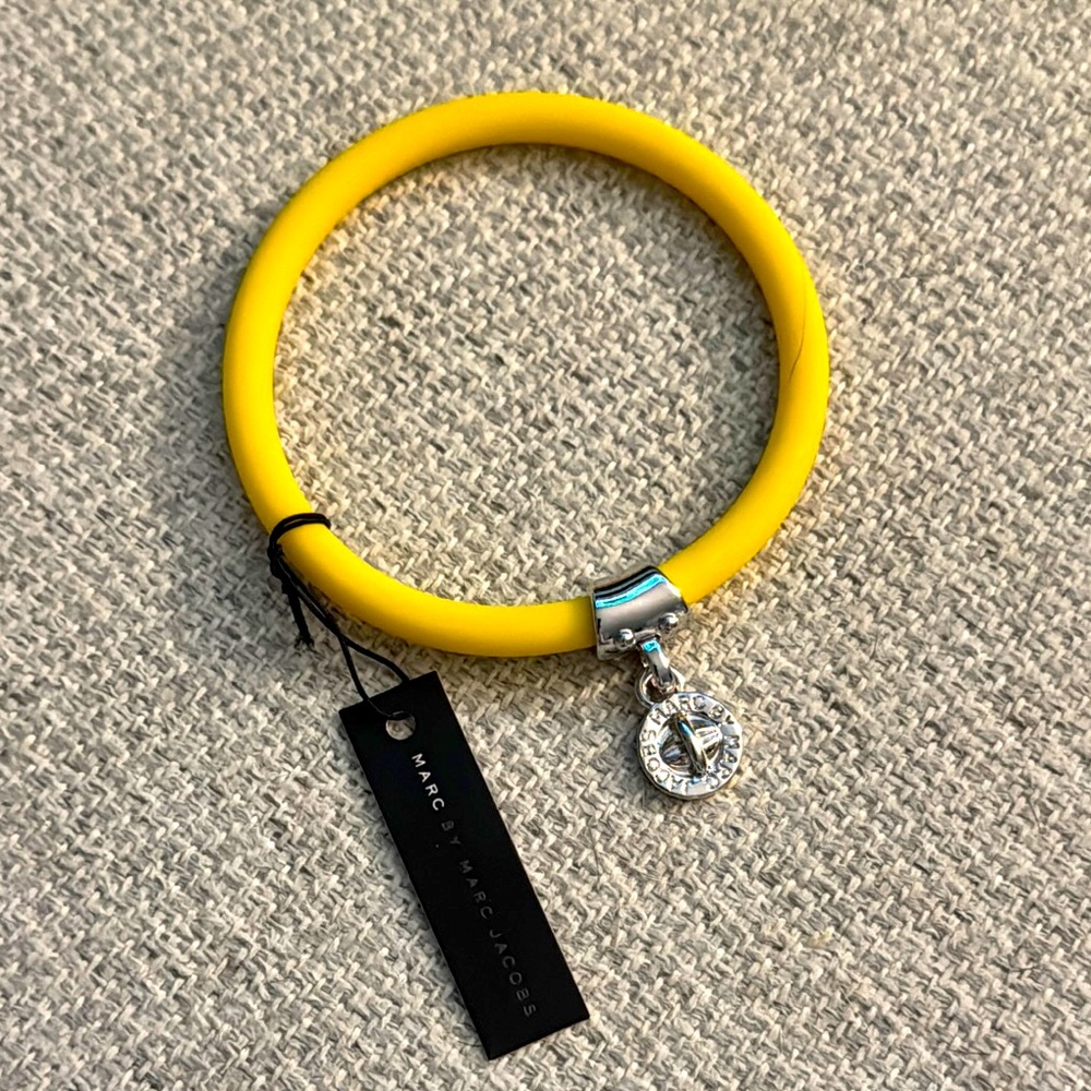 NWT Marc by Marc Jacobs Bracelet in Safety Yellow - Picture 1 of 3